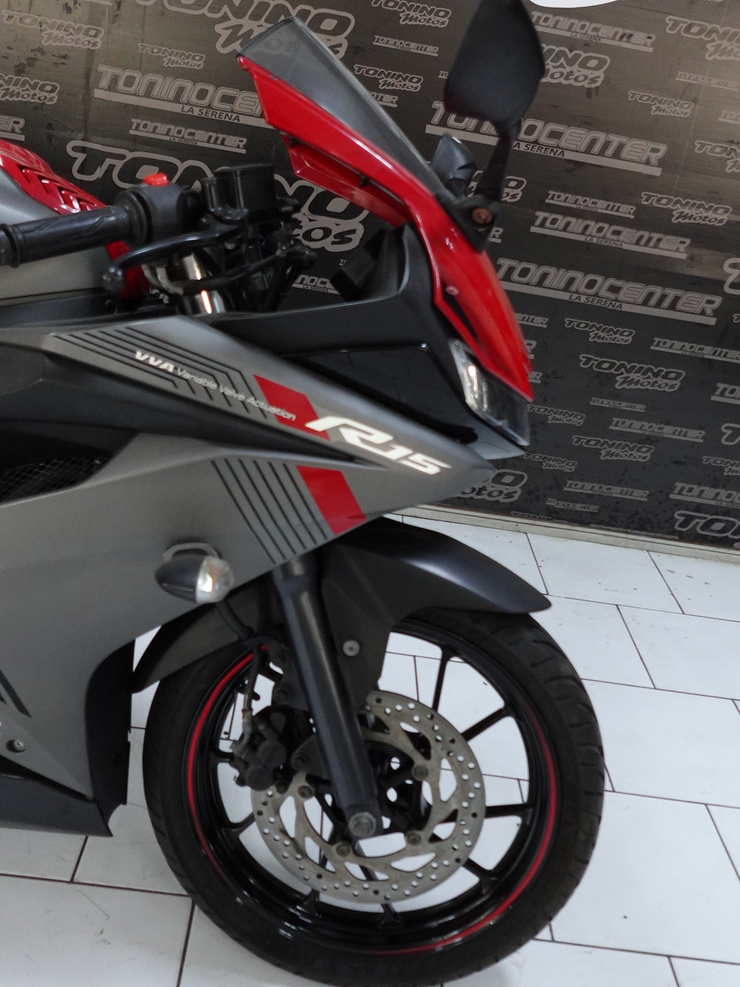 YAMAHA R15 2023